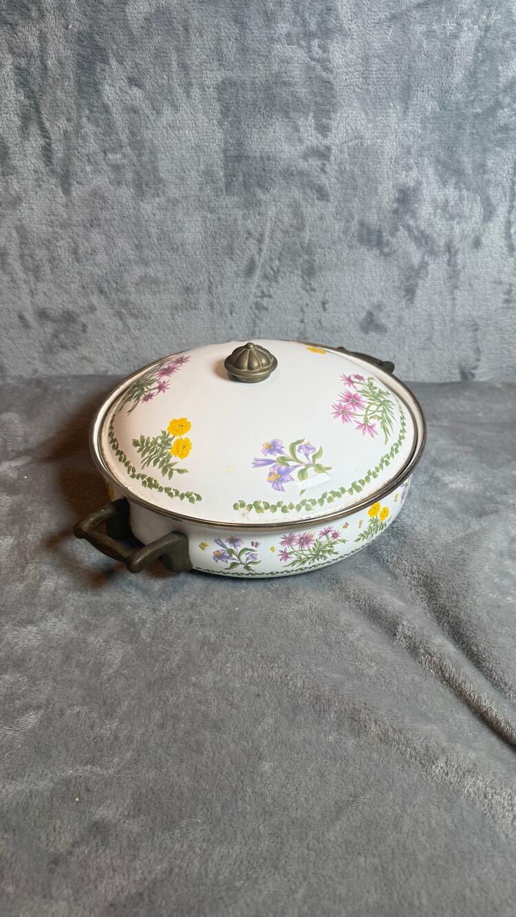Floral Enamelware Covered Casserole Pan Brass Tone Handles Flowers Butterflies